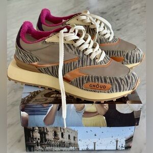 Women's Ghoud sparkle Zebra Print Sneakers - size 37